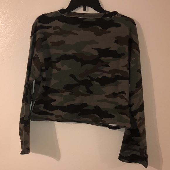 Bb Dakota camo top,size M - Picture 5 of 5
